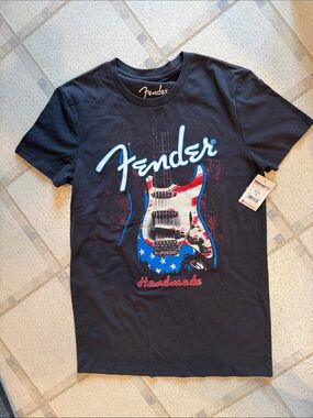 New T shirt, Fender logo, S